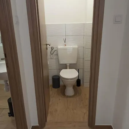 B30 Apartmanok, 公寓 埃格尔
