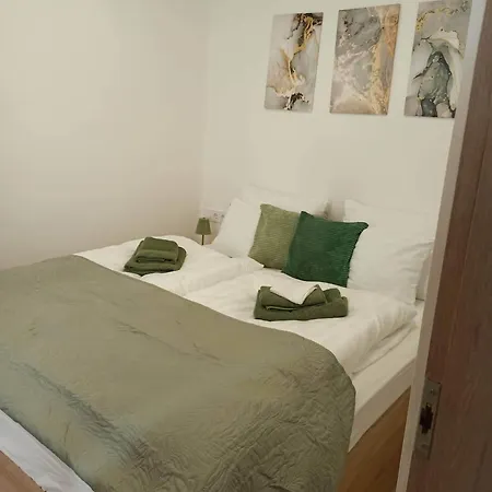 B30 Apartmanok, 公寓